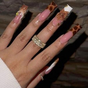 24pc Press On Nail Set from the Nail Bar 💅